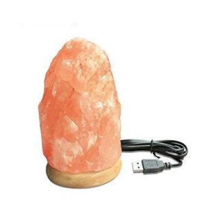 photo d'une lampe de sel avec son câble USB